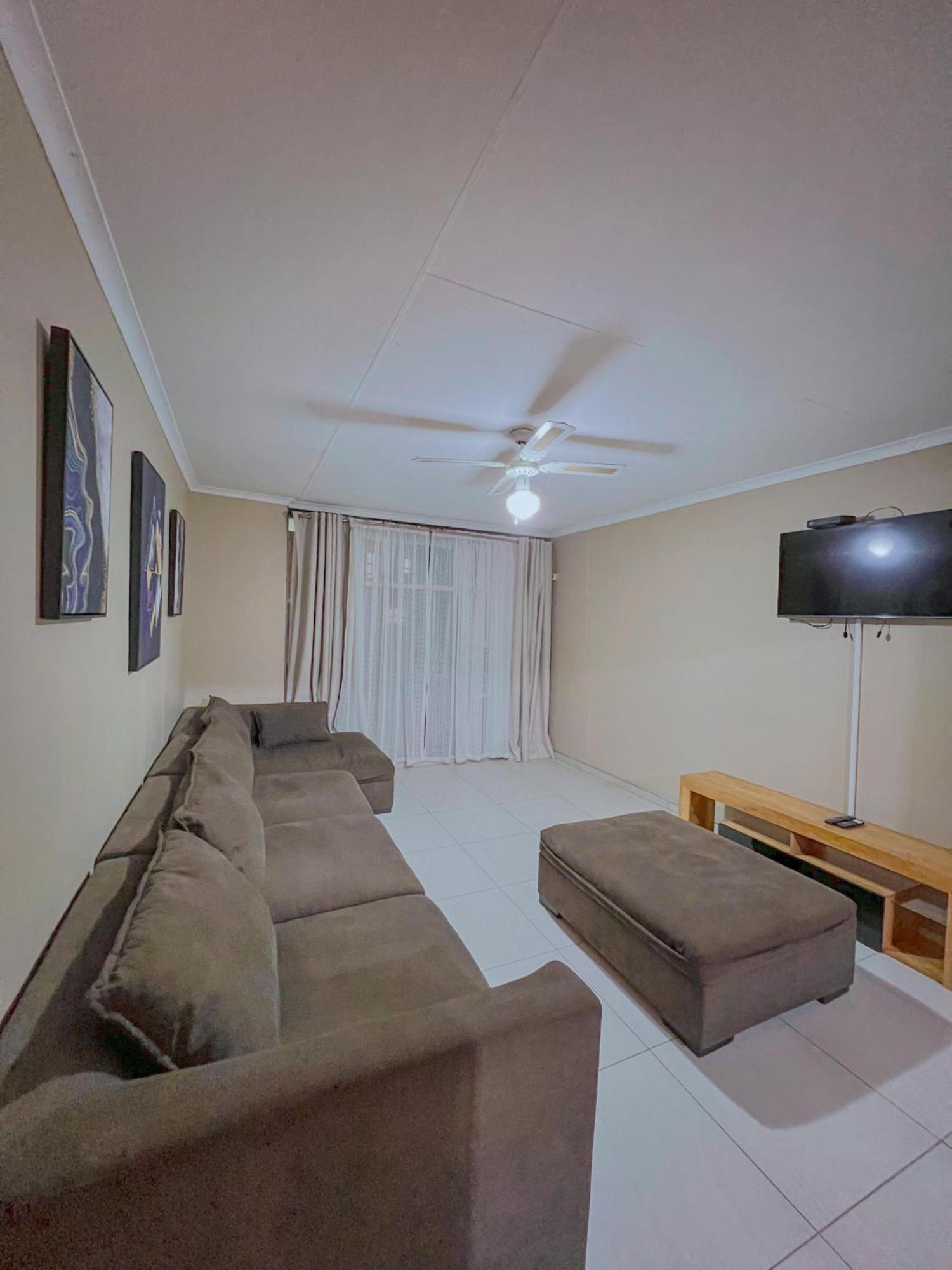 La Bronze Guest Lodge Newcastle